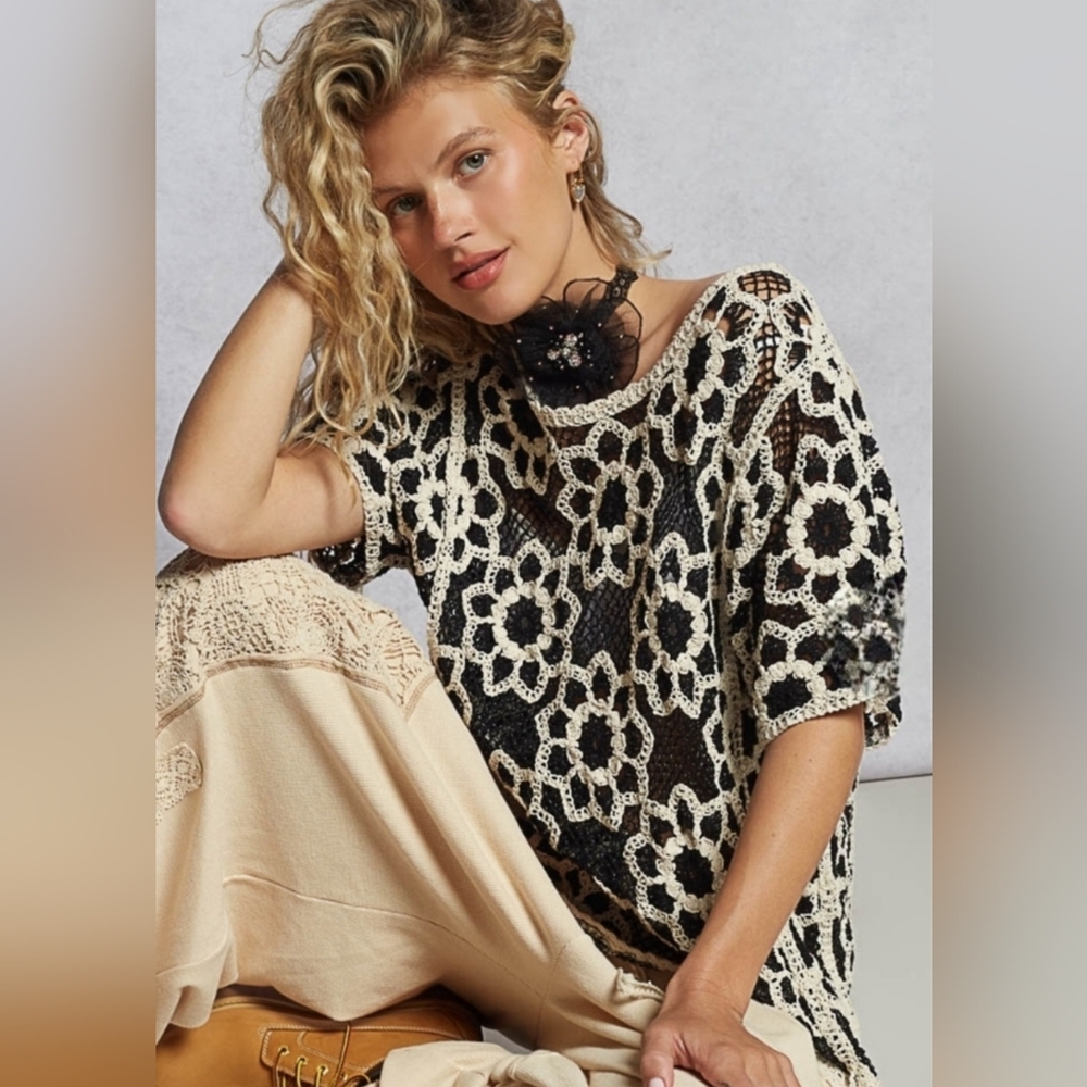 NWT POL Open-Crochet Top ~ Floral Design ~ Black & Cream ~ One Size - Picture 3 of 8